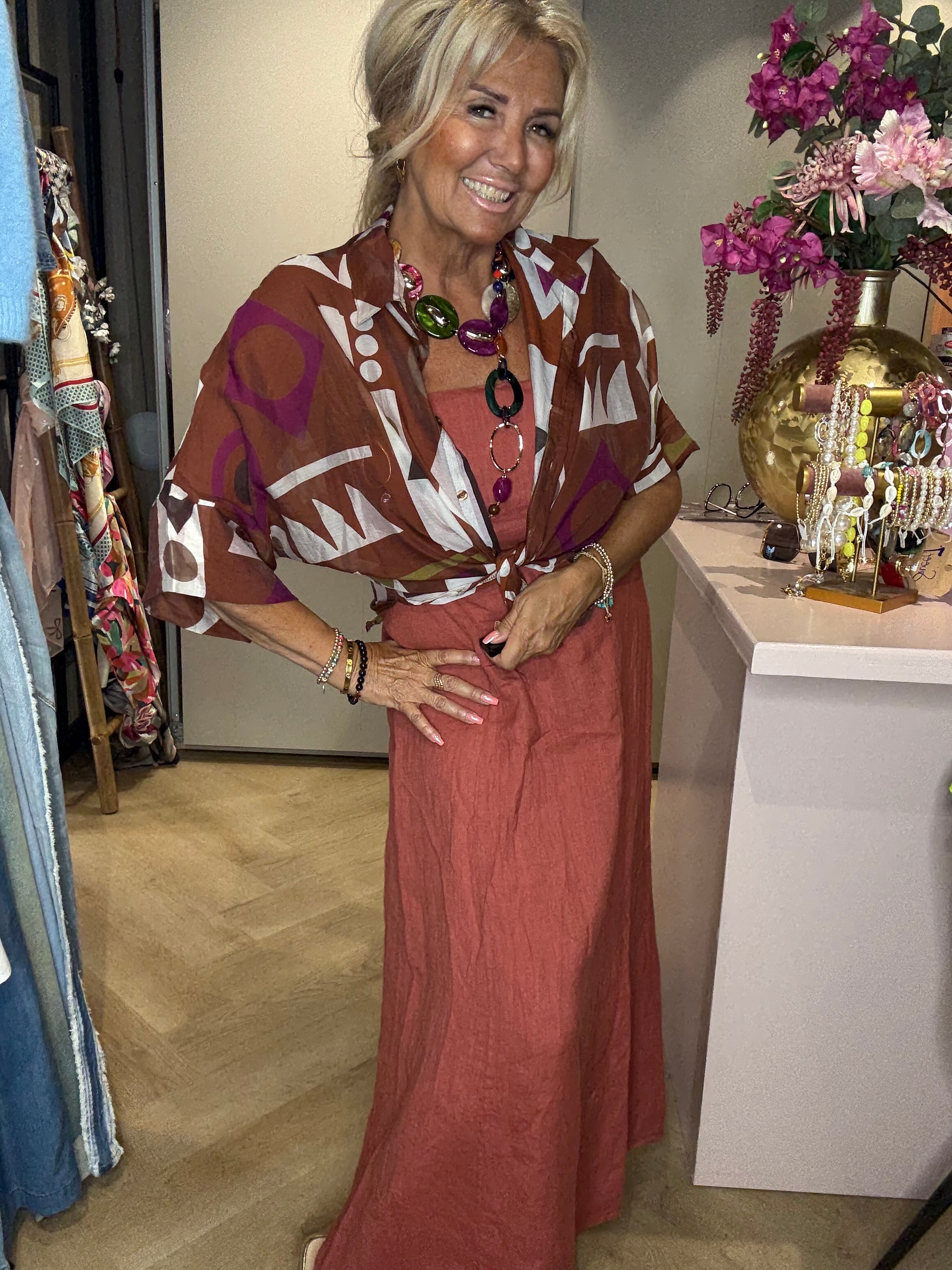 🤎 Blouse Marra Art – Abstract Bruin